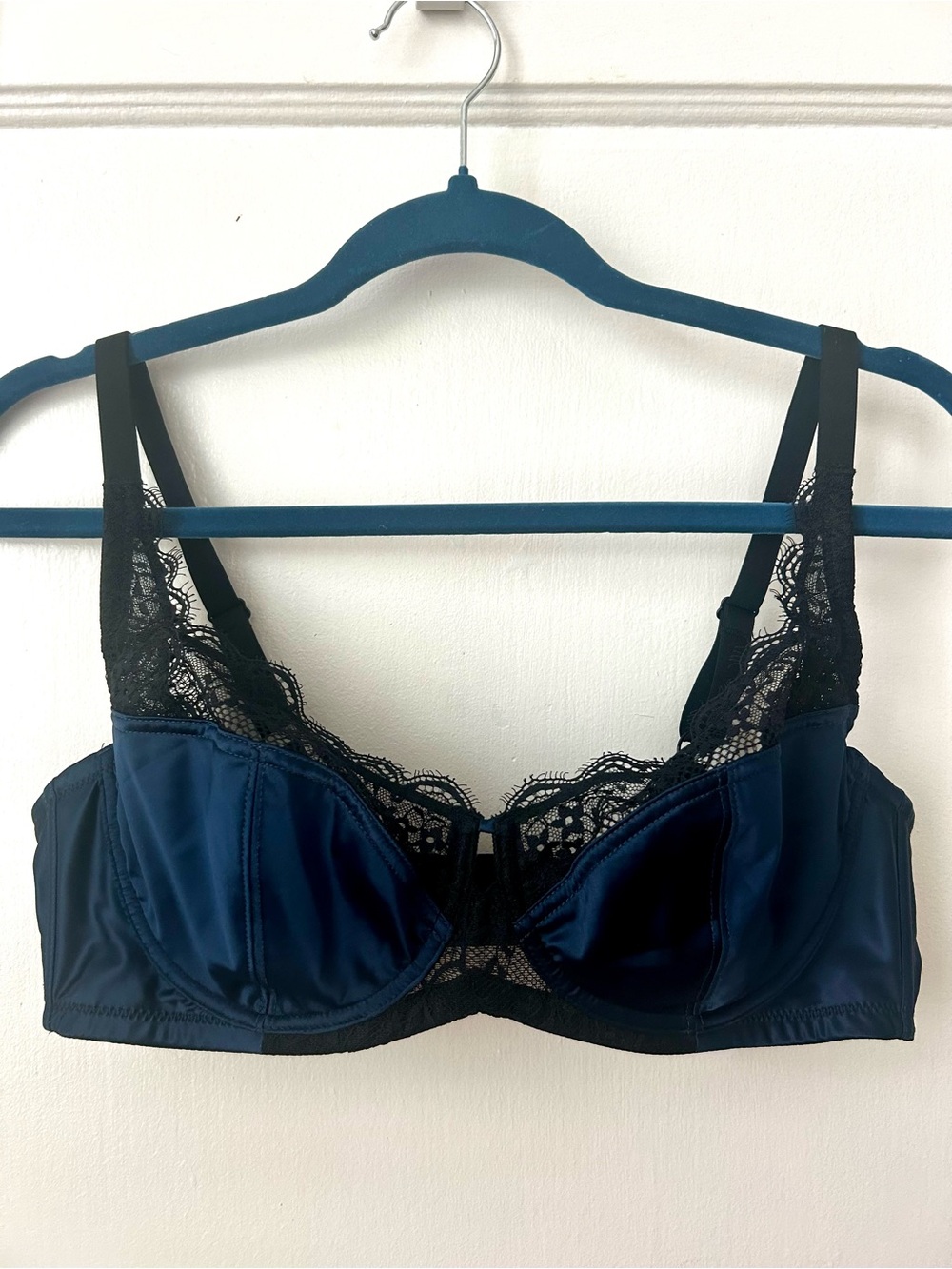 Understance Satin Underwire Bra with Lace Trim - Navy & Black